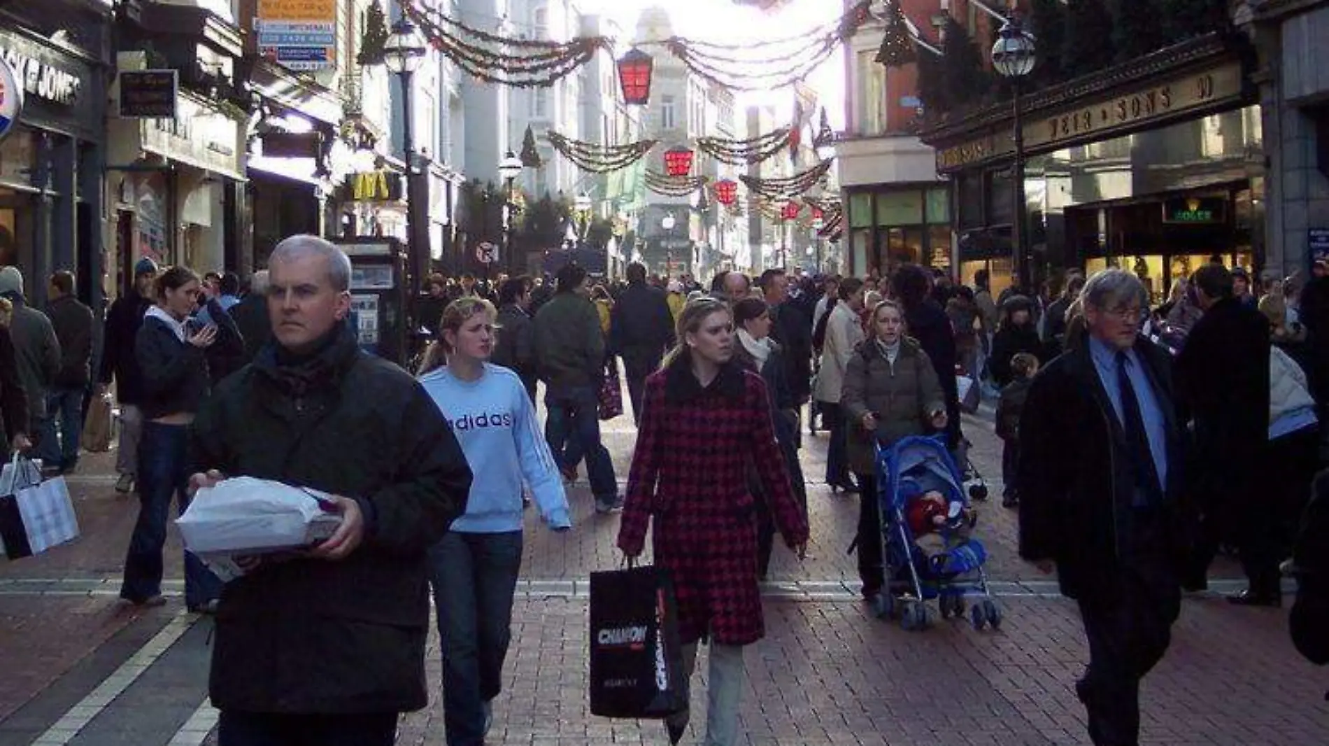 Triplican compras navideñas en EU